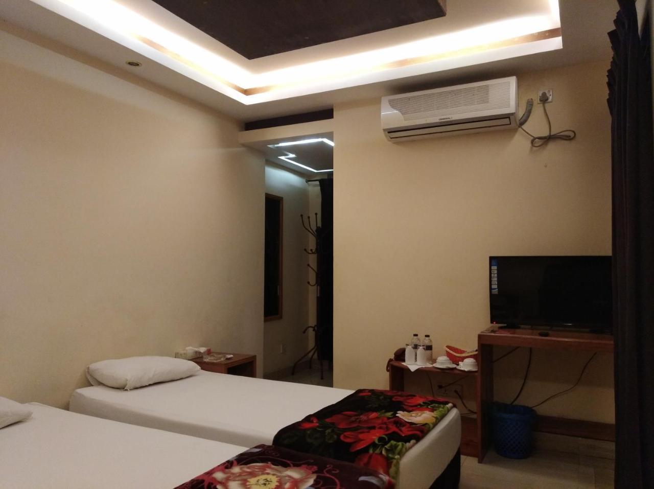 Bottomhill Palace Hotel Sylhet Buitenkant foto